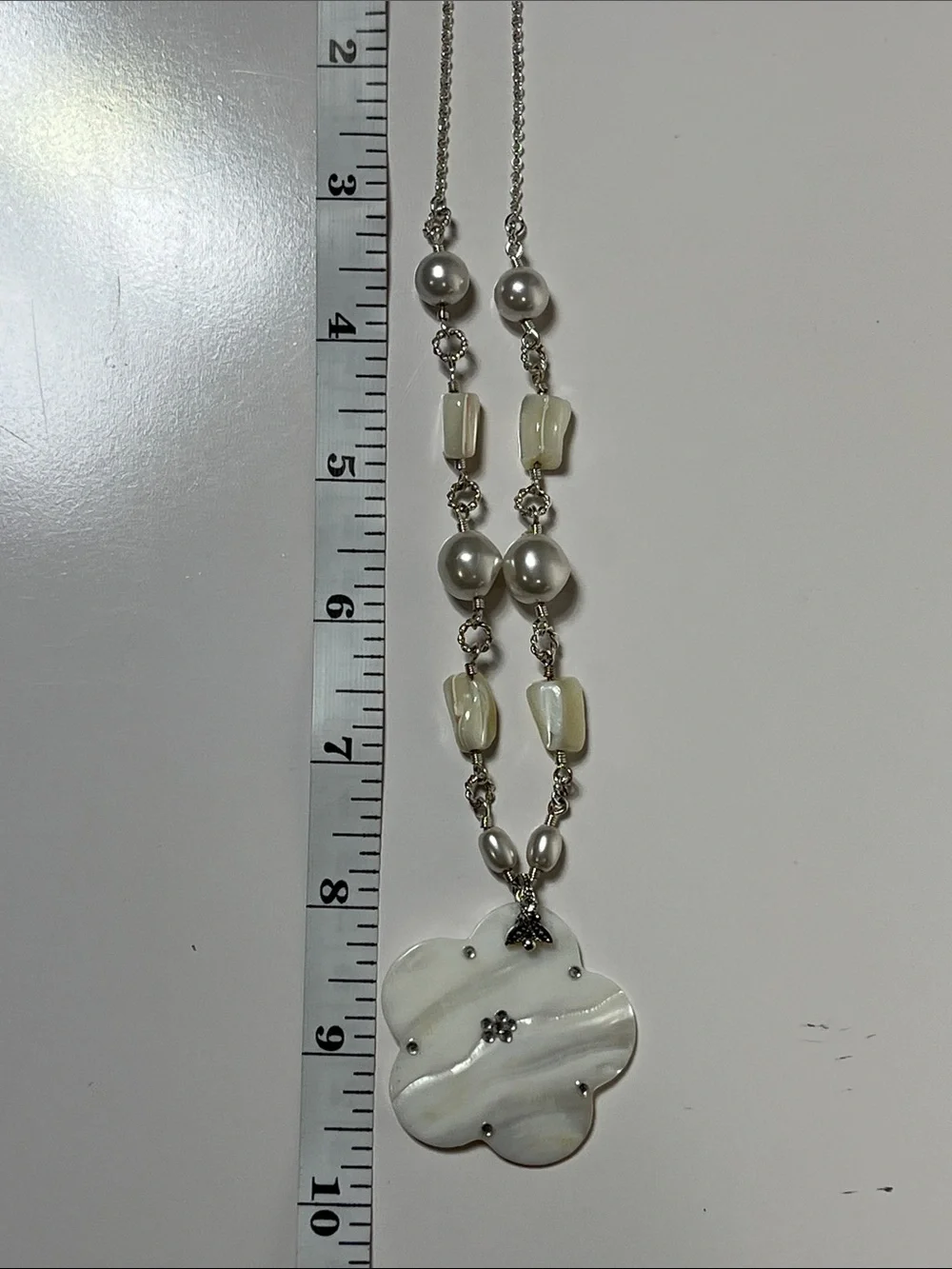 Vintage Mother of Pearl (MOP) Flower Pendant Necklace